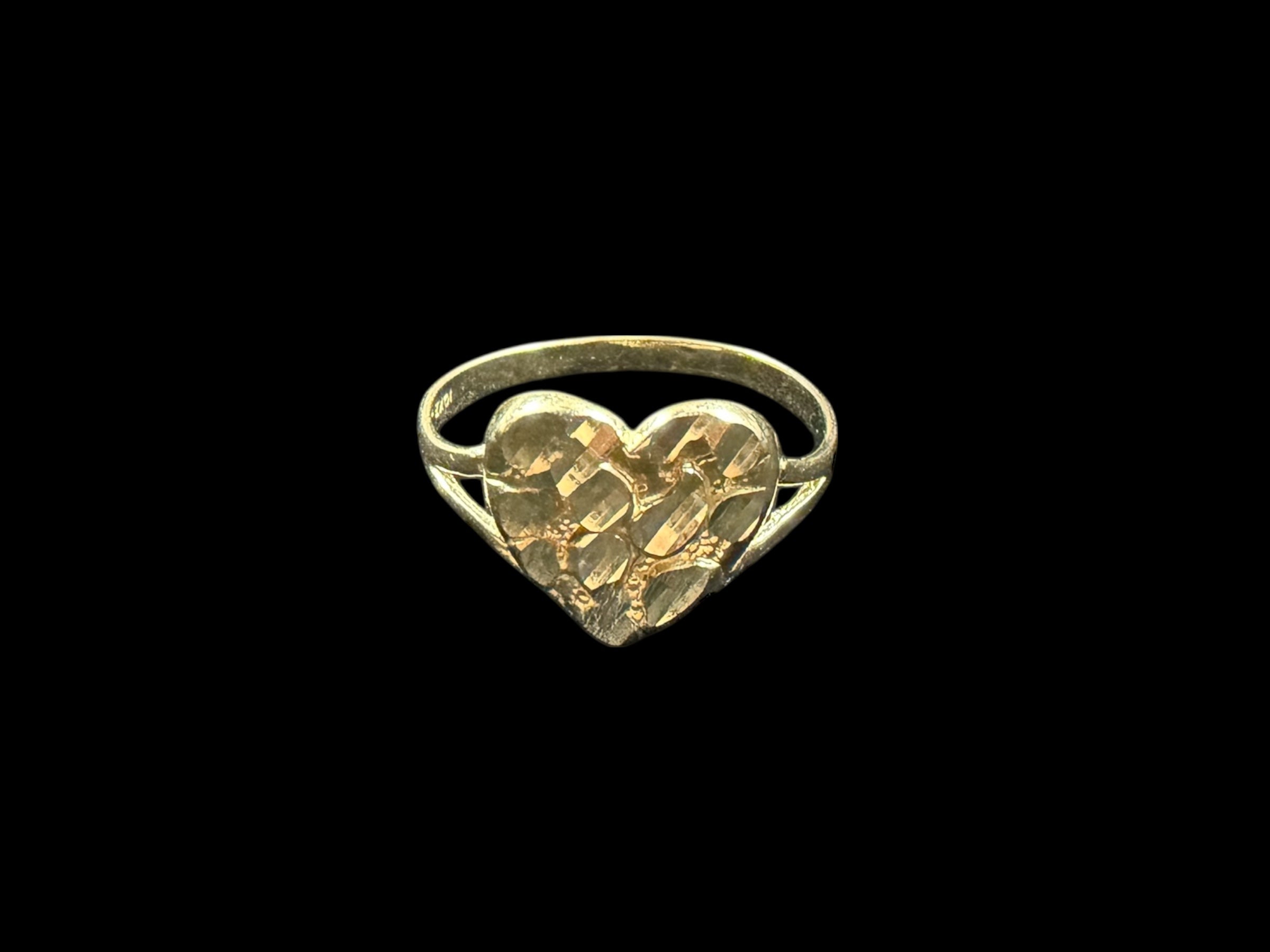 Anillo Nugget de Corazón en Oro 10k