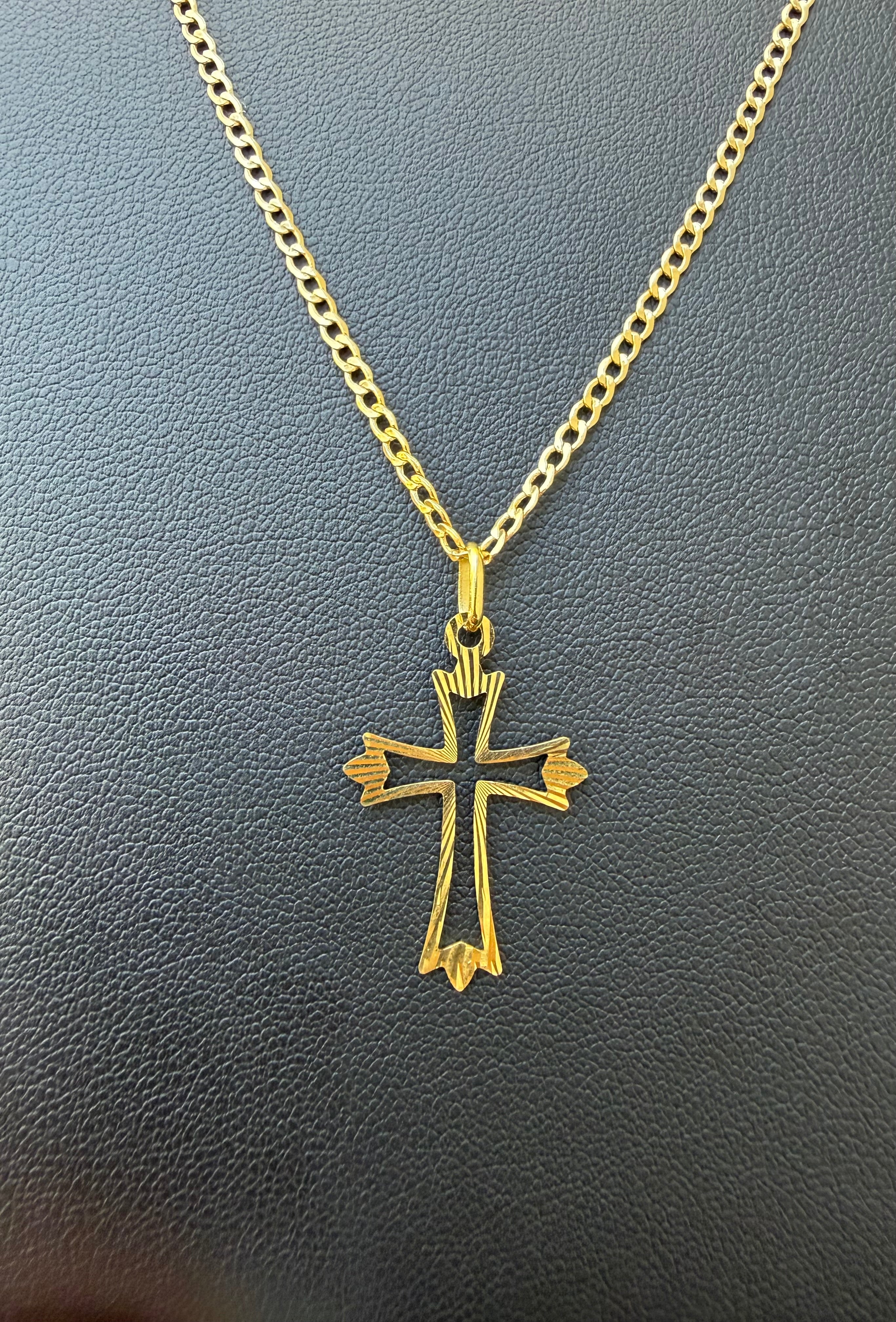 Cadena Fina con Crucifijo Oro 10k