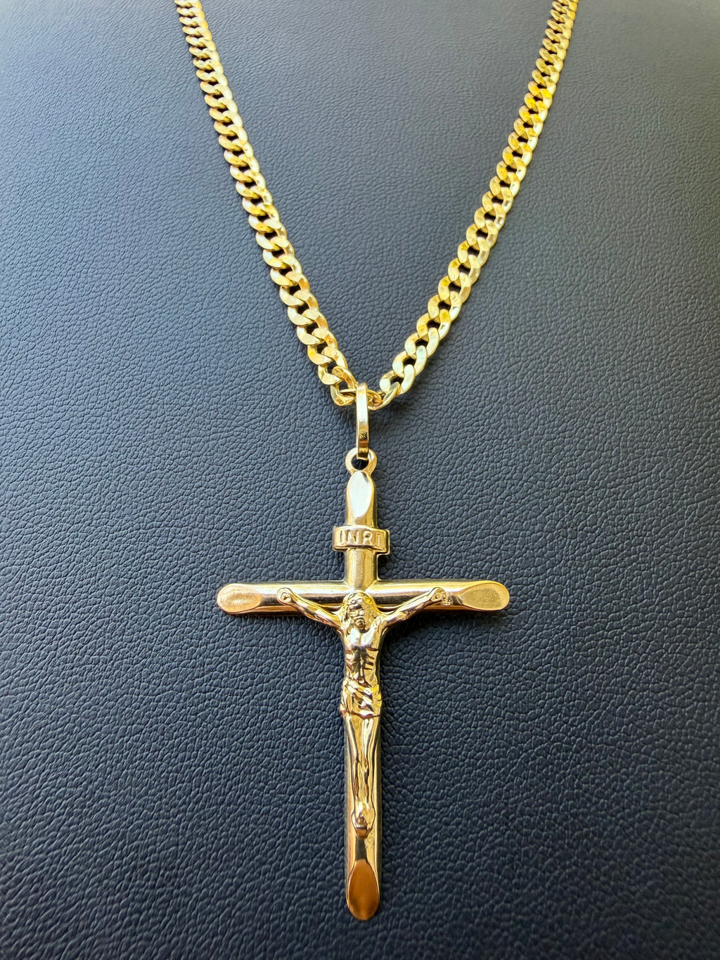 Cadena Martillada con Crucifijo Grande Oro 10k