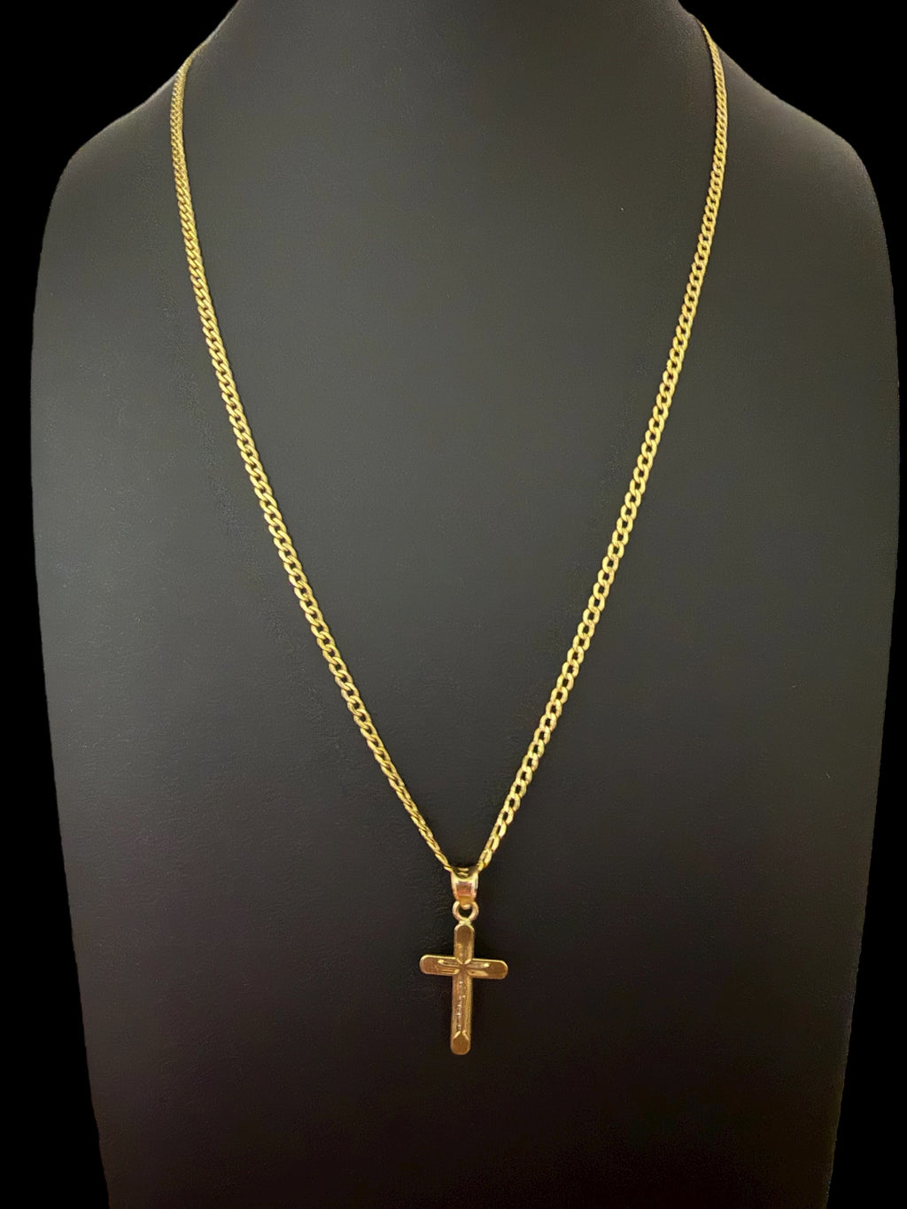 Cadena con Dije de Cruz Clásica en Oro 10K