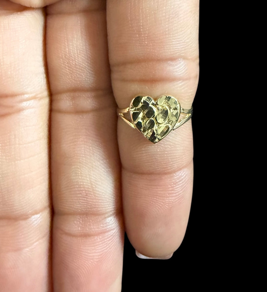 Anillo Nugget de Corazón en Oro 10k
