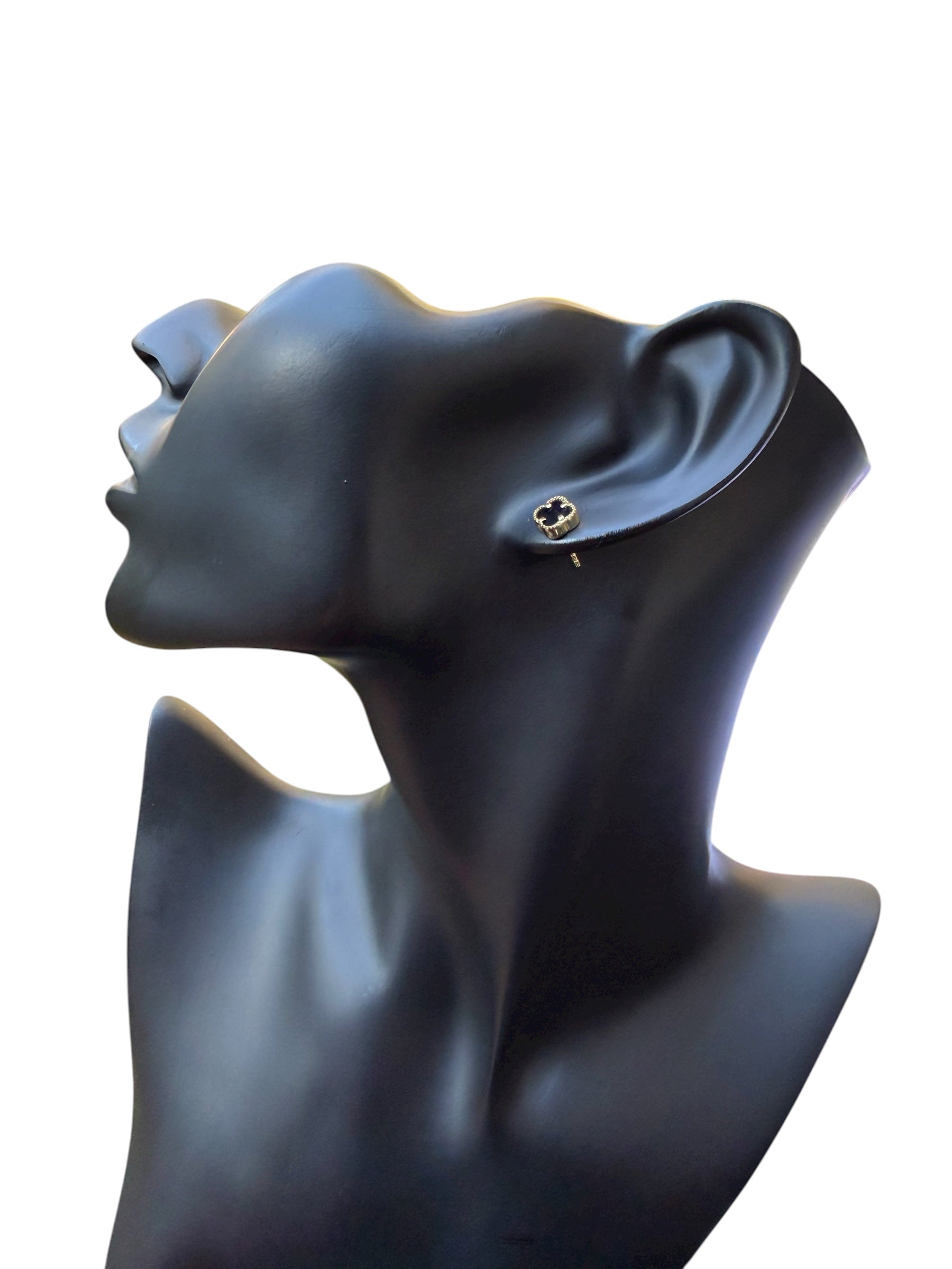 Aretes Clover Pequeños con Piedra Negra en Oro 10k