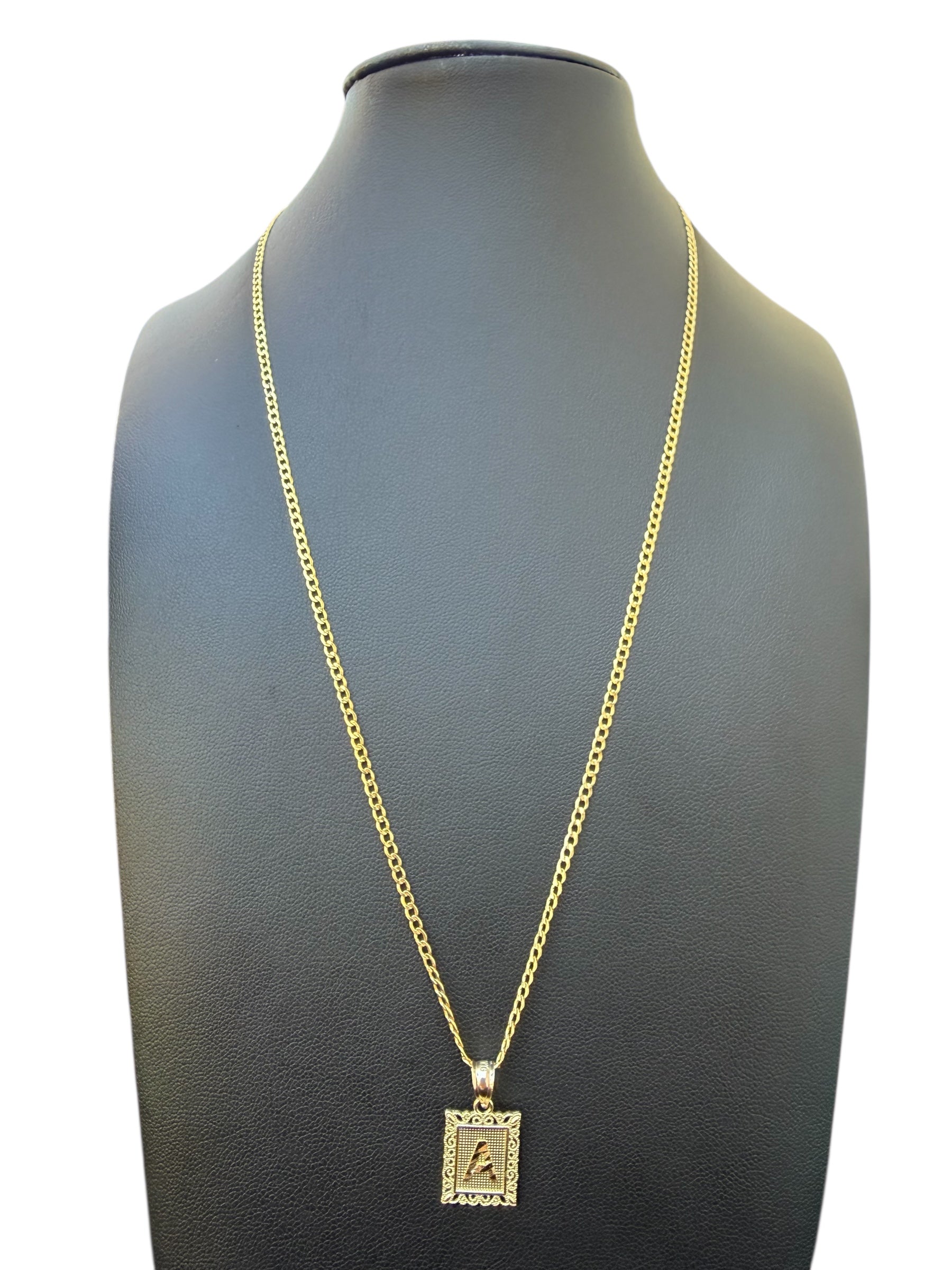 Cadena con dije de Inicial letra A en Oro 10k