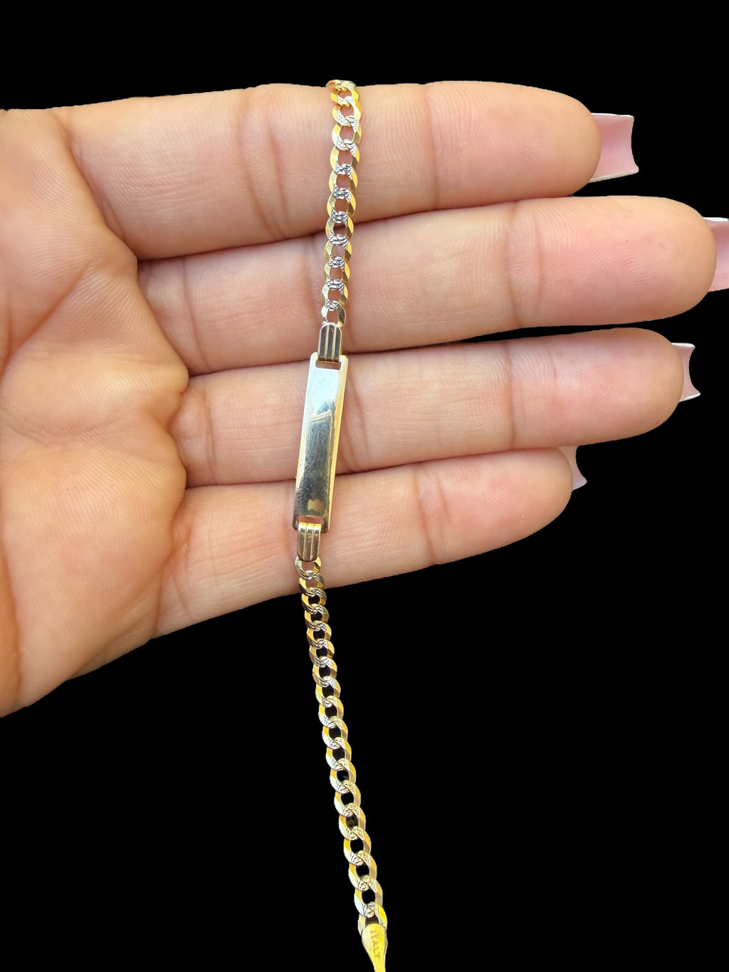 Manilla Pave con placa para niños Oro 10k