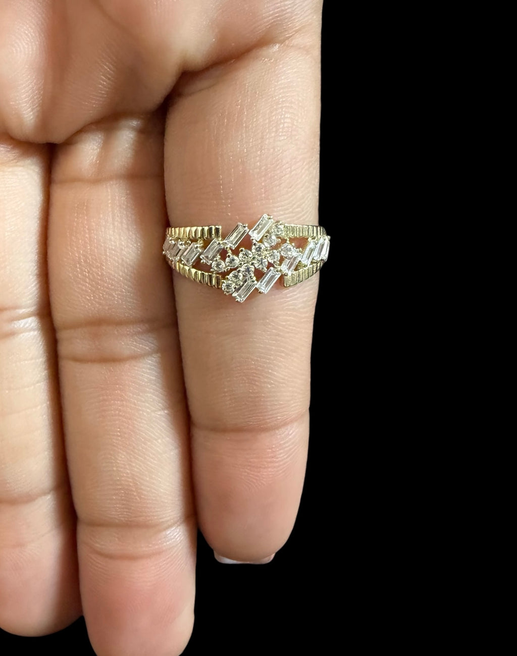 Anillo con Zirconia en Oro 10k
