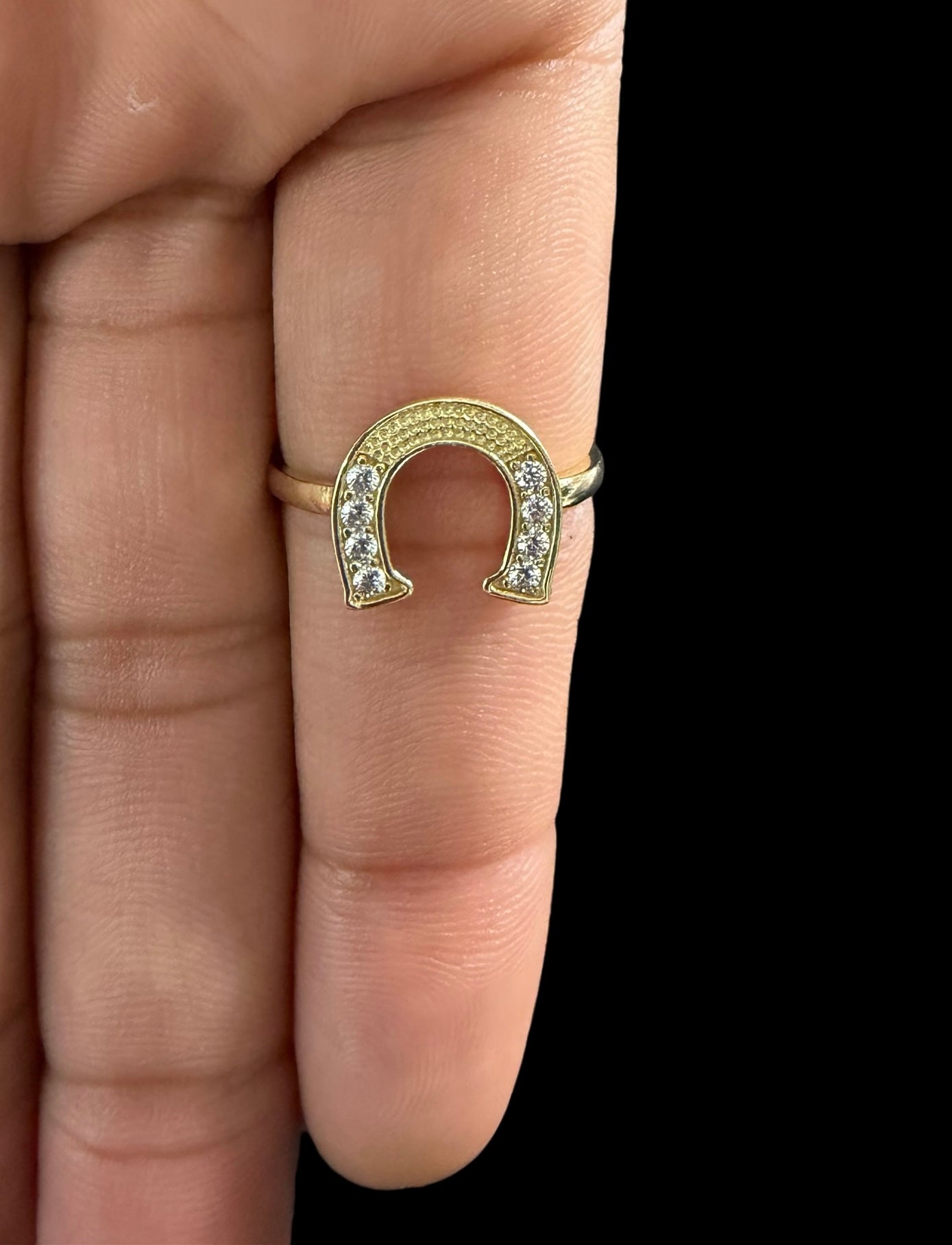 Anillo de Herradura de la Suerte en Oro 10k