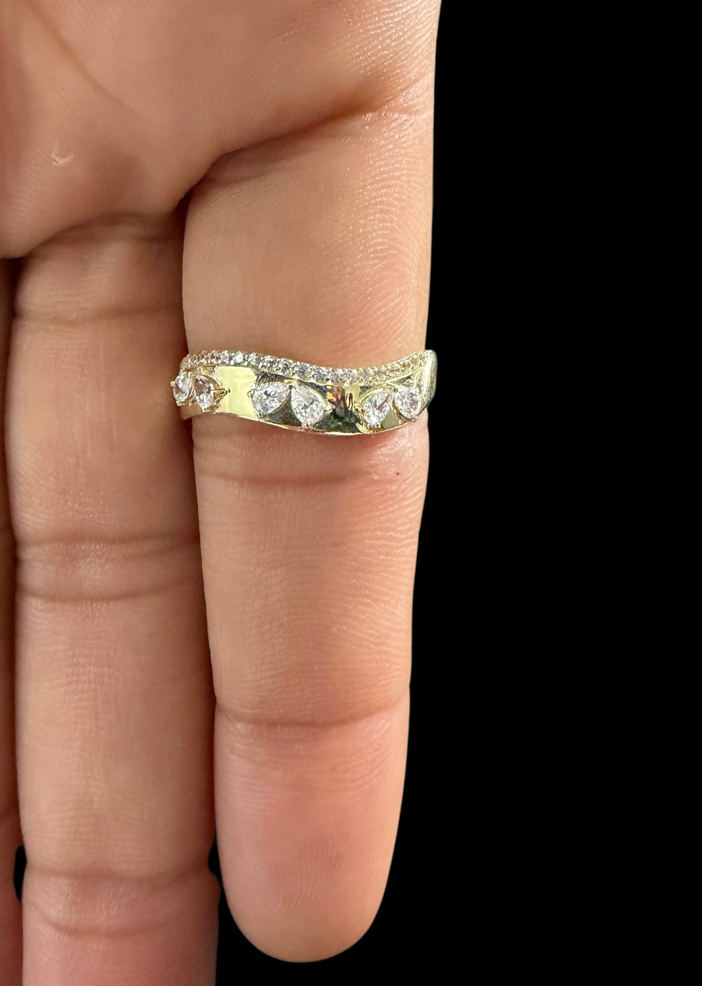 Anillo con Piedras de Zirconia en Oro 10k