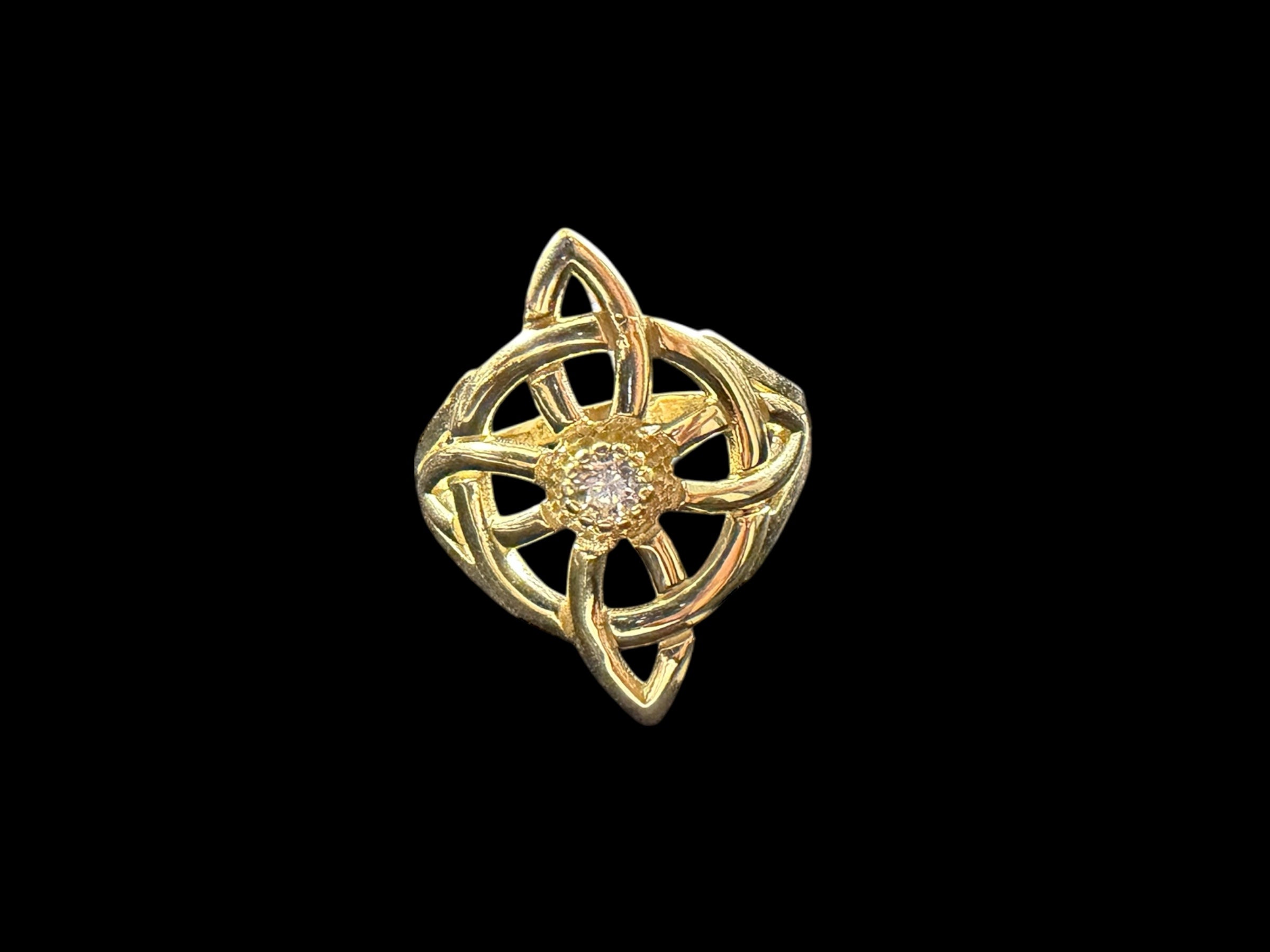 Anillo de Nudo de Bruja en Oro 10k