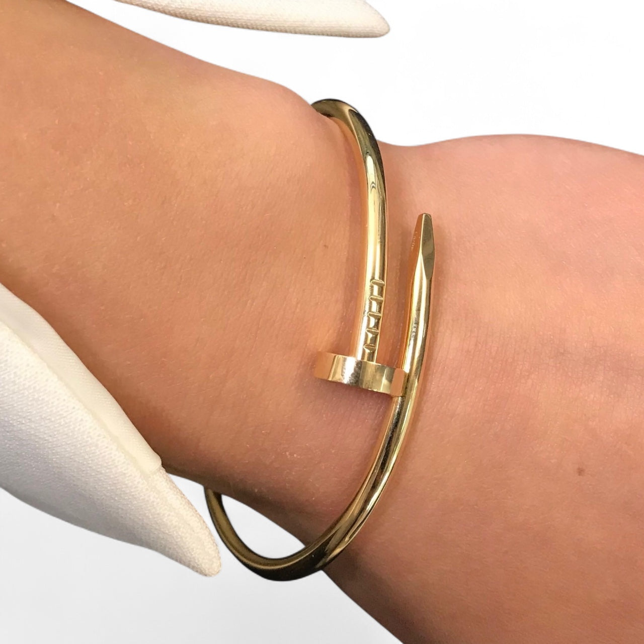 Pulsera Clavo en Oro 10K